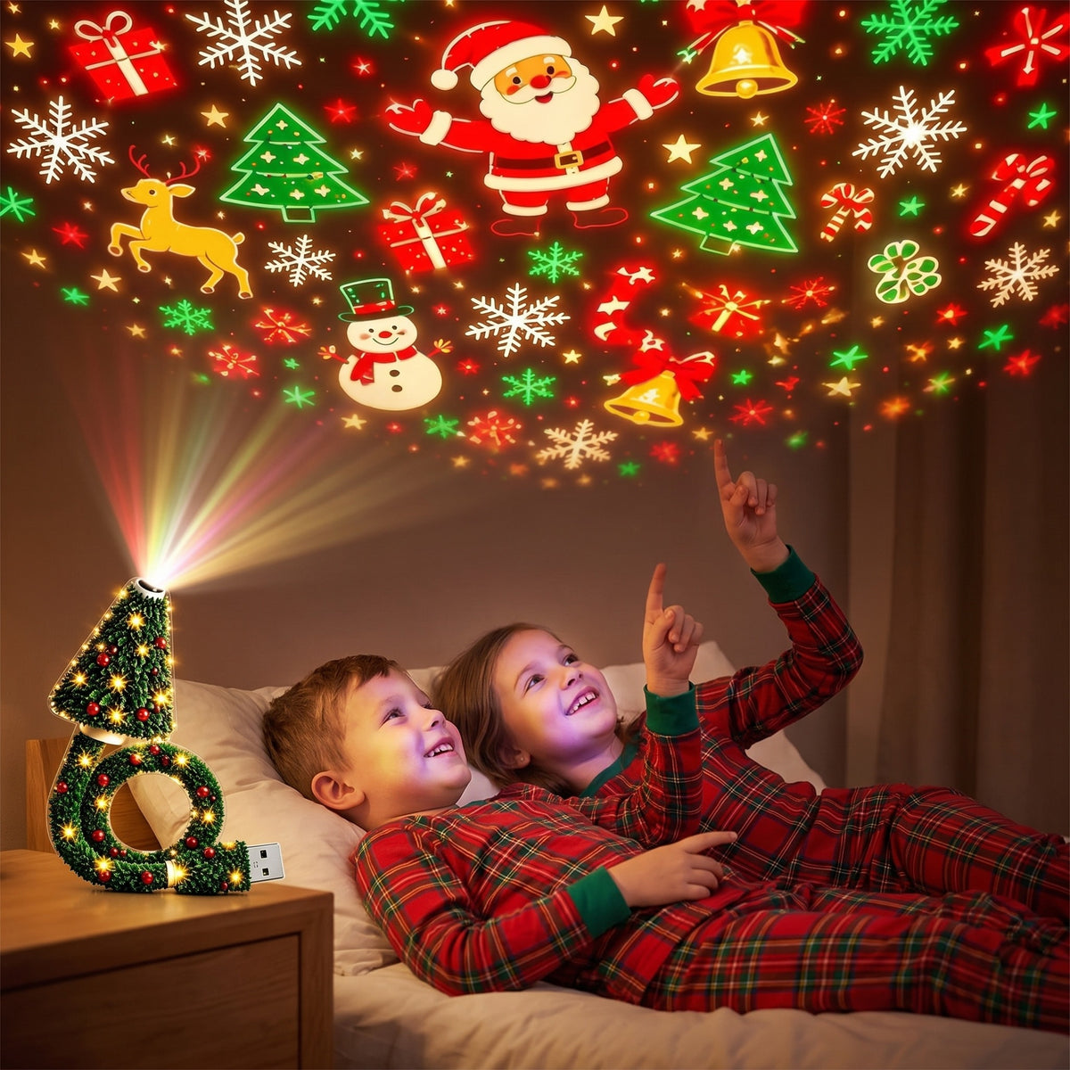 Deux enfants regardent les motifs de Noël projetés au plafond